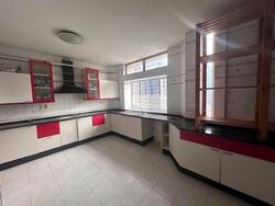 Lloyd Court (D9), Apartment #562070301